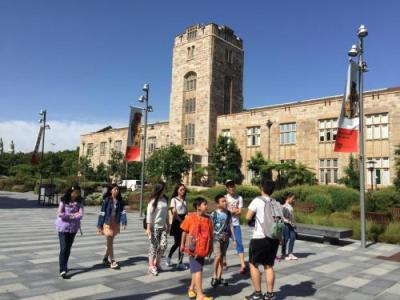 全班只有儿子没出过国！妈妈花三个月工资送六年级孩子去游学