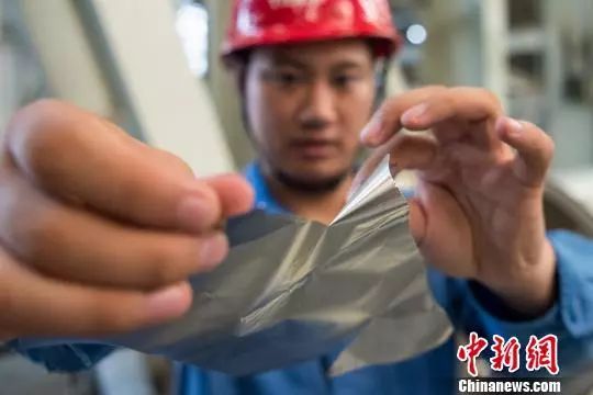 中国最薄不锈钢问世：厚度仅0.02毫米，可轻易撕碎