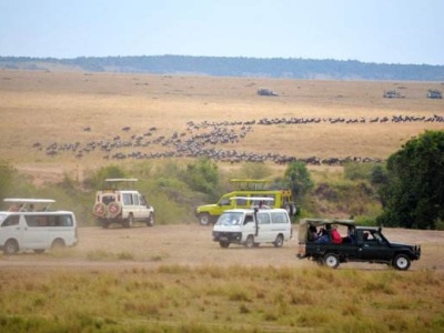 20名中国游客在肯尼亚因车祸受伤 河马曾攻击该团致一死