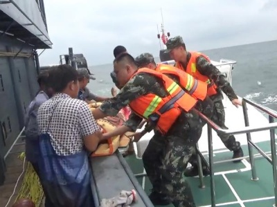 渔民捕鱼不慎割断脚 广东海警接报火速救援！