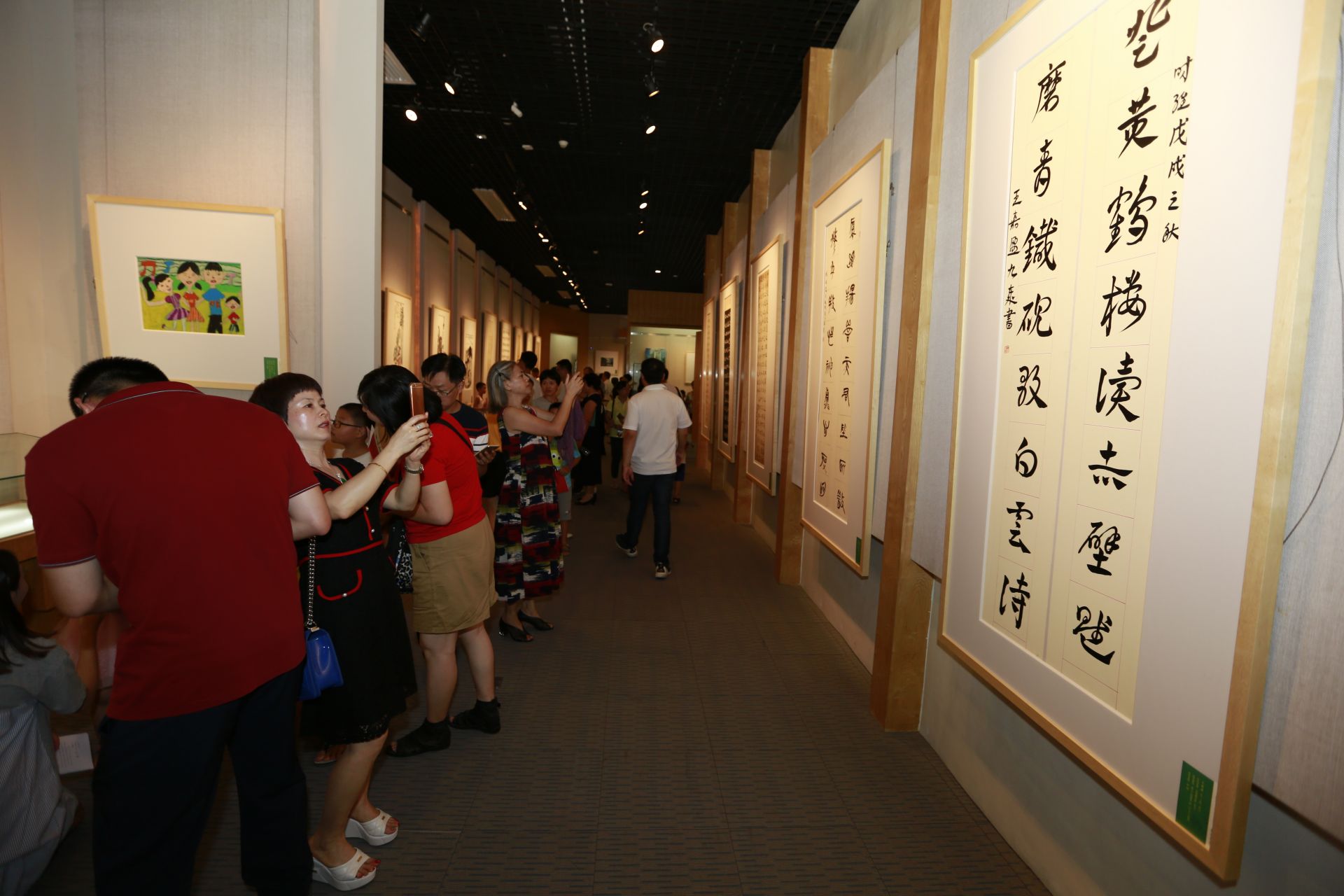 东莞首届“张穆杯”青少年书画赛作品在茶山展出
