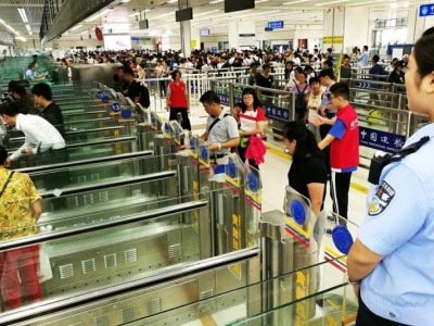 国庆假期深圳各口岸预计日均迎客78万余人次