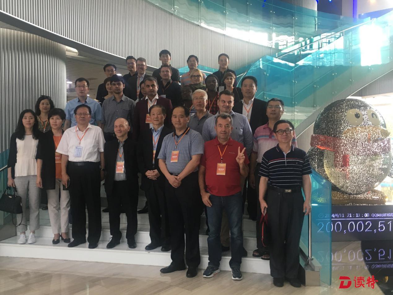 中外智库论坛前奏敲响，与会嘉宾参观深圳创新产业