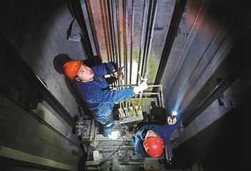 深圳原则通过推进住宅小区老旧电梯更新改造大修办法