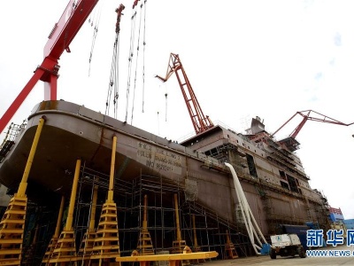 中国首艘自主建造极地科考破冰船10日下水！