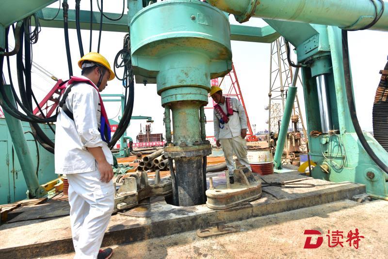 深中通道大桥主墩桩基开钻桥梁工程全面实施