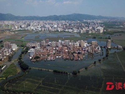 强力排水让谷饶镇内涝消退 深圳派出设备与人员参与排涝