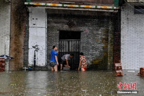 台风余威致多地暴雨 凶悍的“山竹”会被除名吗？