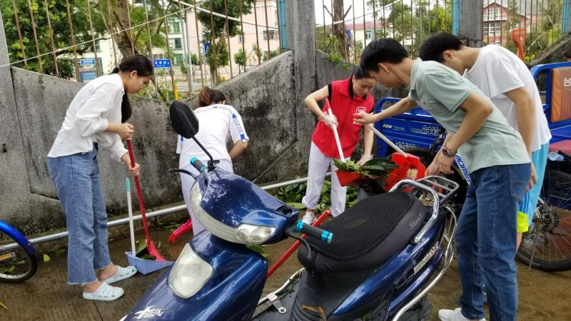 大鹏妇保院志愿者开展灾后整治 三天恢复往日整洁干净