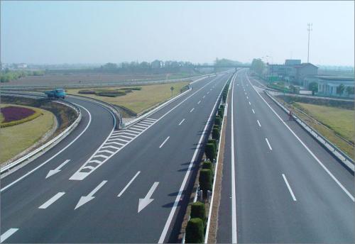 司机们注意！收费站封闭 交通中断高速公路情况统计表在这儿