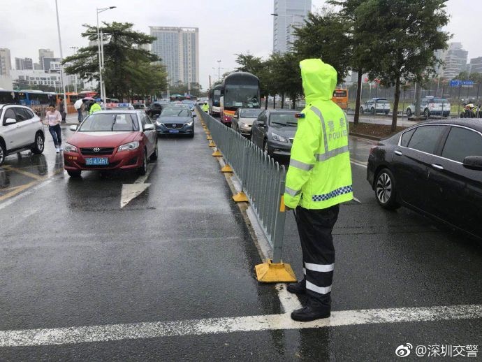 每天19000余名警力值班备勤！中秋假期社会治安平稳有序