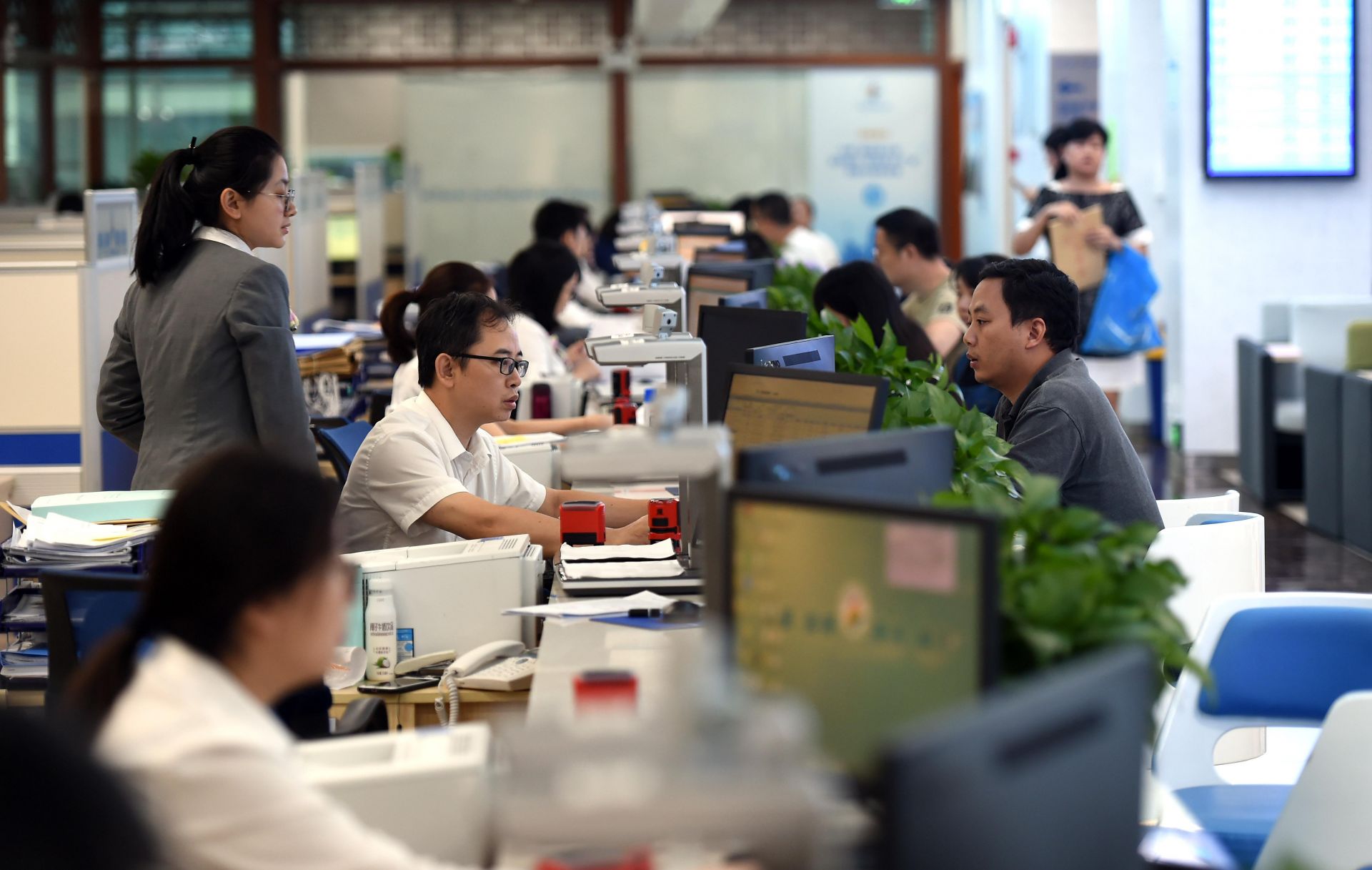 福田居民可享政务“4办”服务：马上办、全天办、掌上办、就近办
