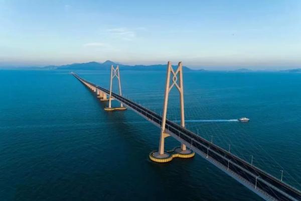 港珠澳大桥首次三地联合试运行，付款可用支付宝微信
