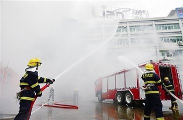 亡人火灾事故敲警钟！市消安委约谈部分街道和企业