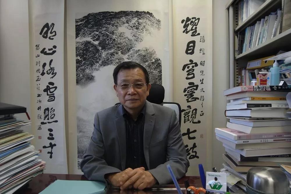 潘耀明漫谈金庸： 办报亲力亲为，写作精力过人 