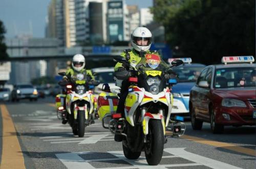 整治交通秩序大行动 深圳一天查扣非法营运车24辆