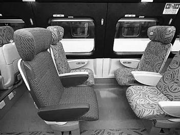 广深港高铁列车内饰曝光 Wi-Fi全覆盖座椅可转180度