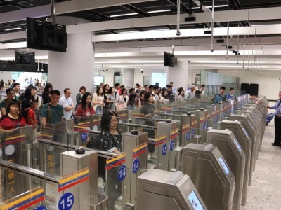 广深港高铁西九龙站口岸正式开通 首日出入境通关安全顺畅