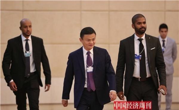 马云回应“转移1200亿到国外”传言：要学会在口水中游泳