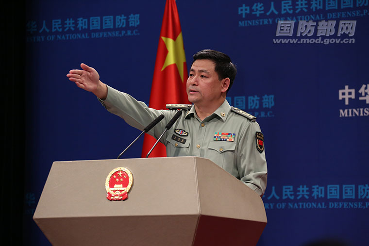 国防部回应美轰炸机飞越南海：将采取必要措施予以有力处置