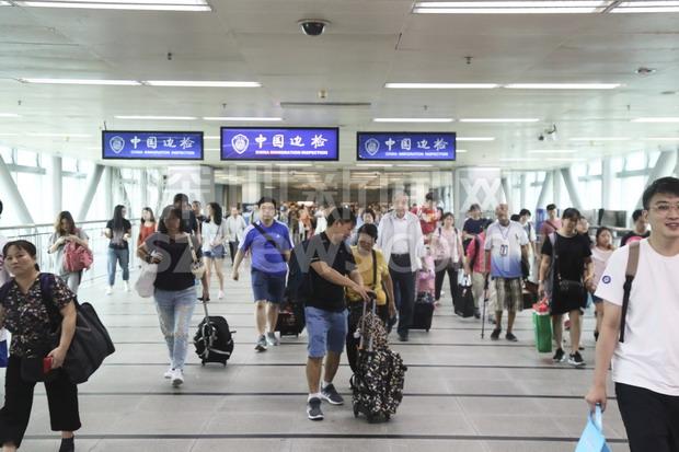 中秋节期间经深圳各口岸出入境旅客超130万人次 24日还有一波