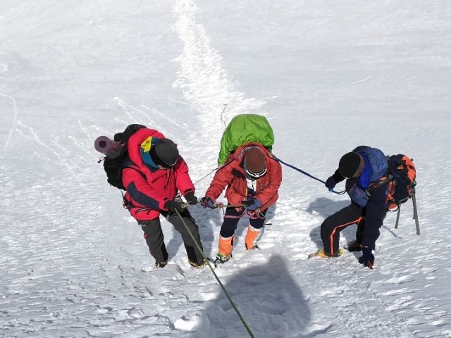 一登山者违规进藏登山遇难 管理部门提醒远离偷登