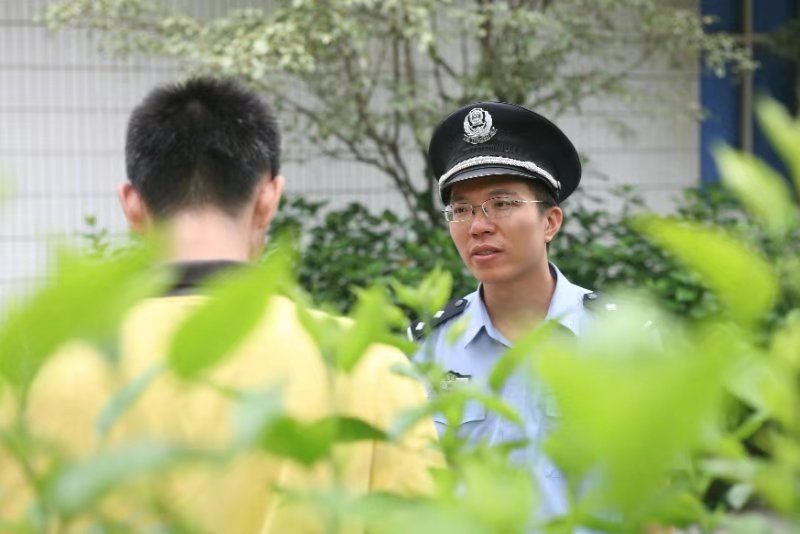 政法群英榜︱陈扬：高墙内的心灵引路人