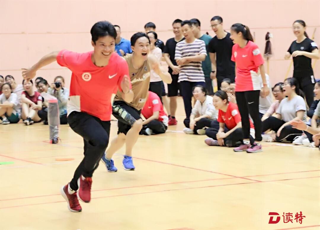“亚洲飞人”苏炳添暨大开课
