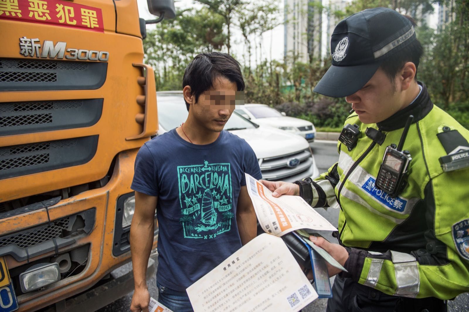 看看这些事故视频 深圳多部门联合强力整治泥头车