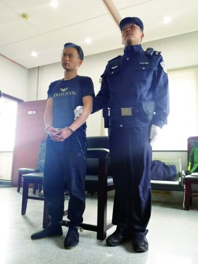 华夏银行技术处长编写病毒植入系统 盗窃700余万受审