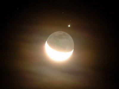 12日“木星合月”：“娥眉新月”依偎“巨人行星”