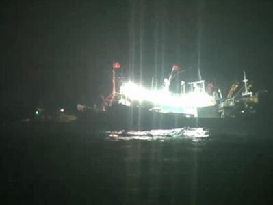 突发！中韩渔船在济州海域相撞 中国渔船船长受伤
