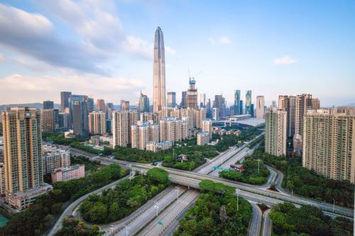 深圳坚决打好三大攻坚战 拿出一批标志性成果
