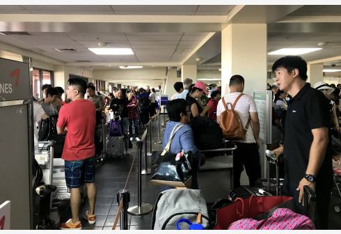 261名滞留塞班旅客乘东航飞机返回国内