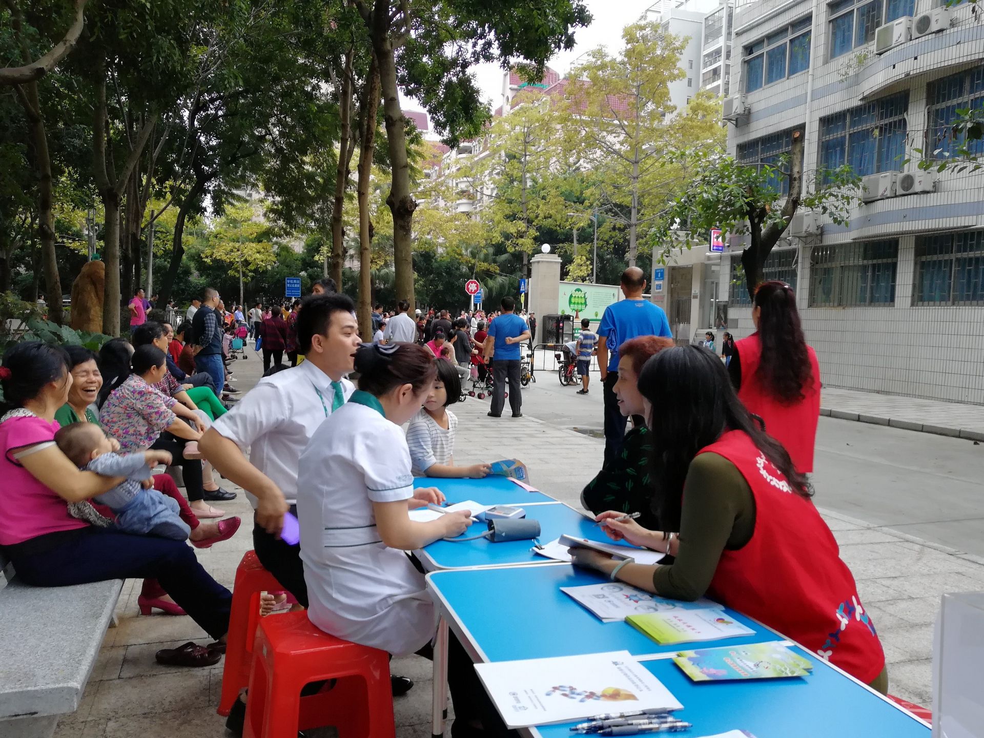 深圳基层工作者：让社区成为老百姓的幸福家园