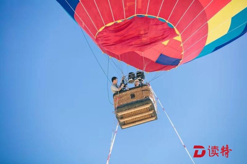 翱翔在大鹏！2000市民在航空飞行节感受飞行乐趣