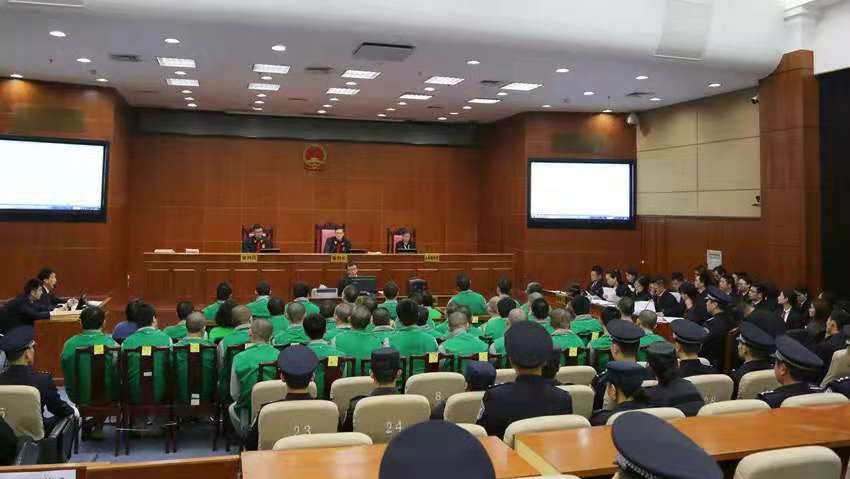 单笔盗刷最大106万元！一特大信用卡盗刷团伙受审42人获刑