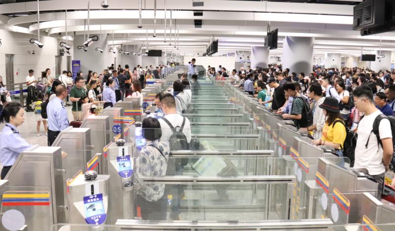 国庆长假通关“大考”，西九龙边检站表示没问题