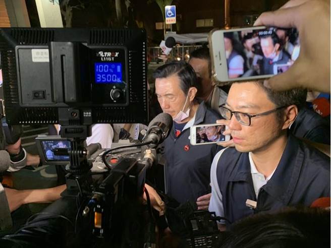 台铁翻覆事故后 马英九这一动作让网友纷纷喊赞