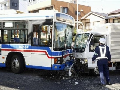 日本兵库县发生4车相撞事故 致母子3人死亡