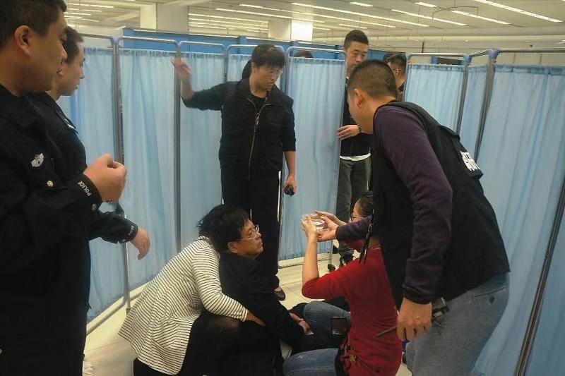 旅客突发癫痫，皇岗边检启动应急救助机制化险为夷