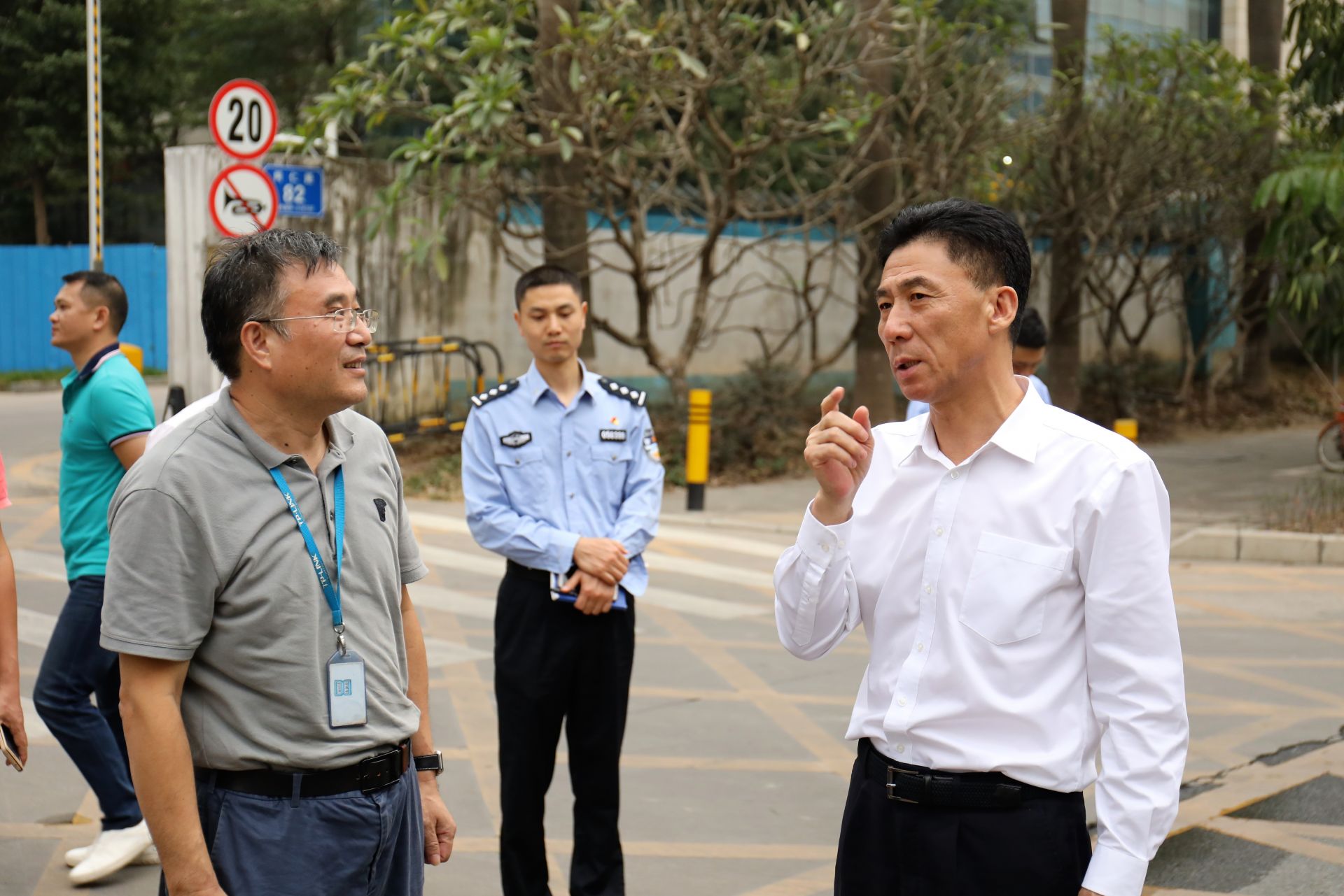主动上门排忧解难！光明警方到辖区民营企业走访调研