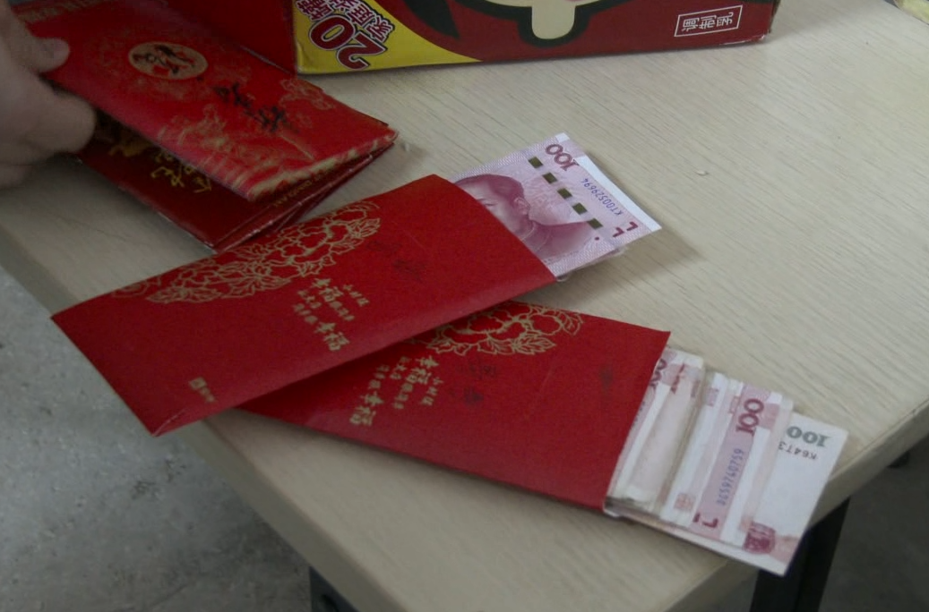 2万现金藏牛奶箱以为安全 打工女失算心急如焚