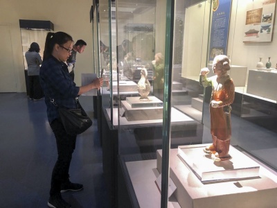 “煌煌·巨唐——七至九世纪的唐代物质与器用”展深博开幕