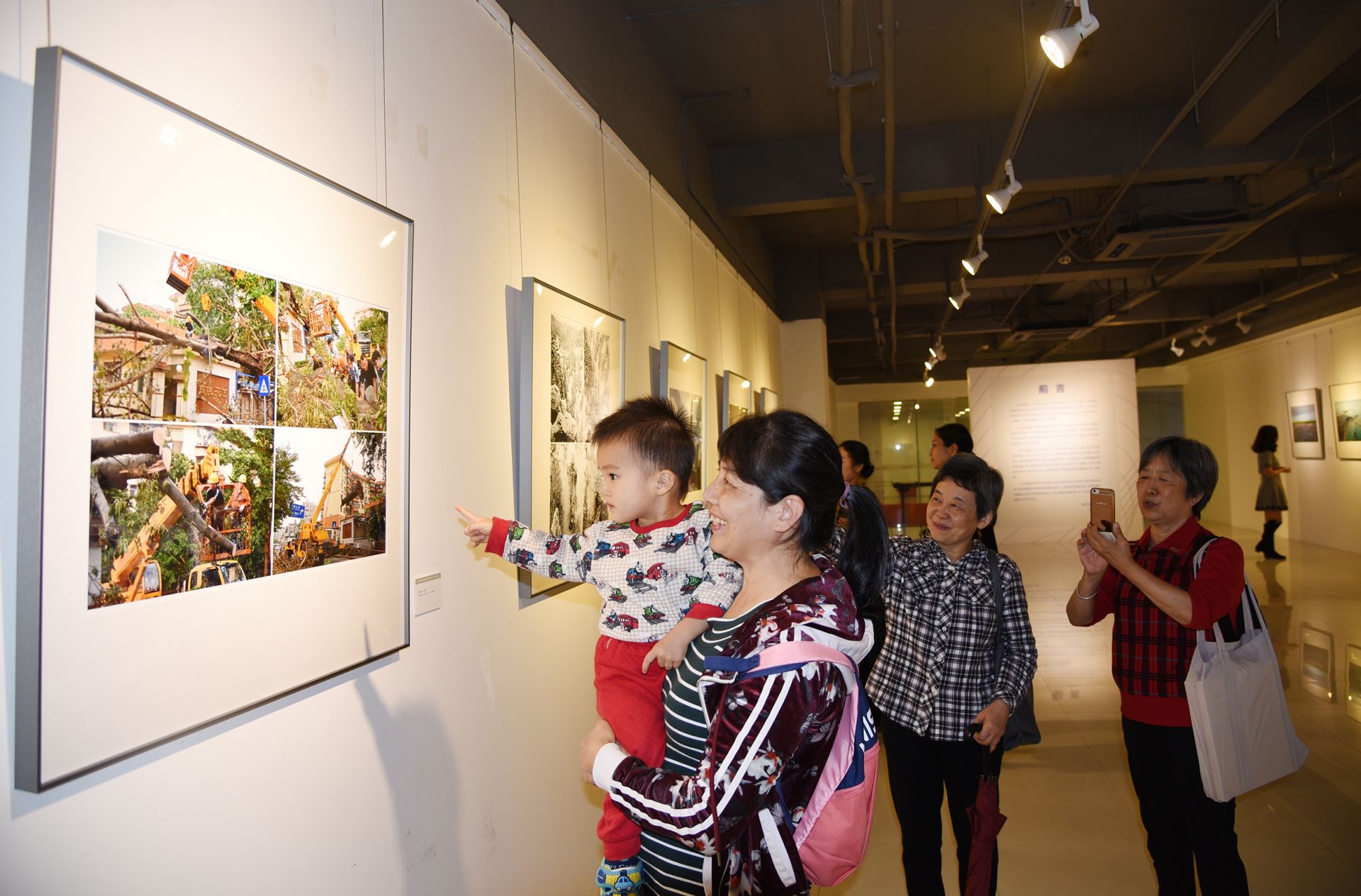 2018第四届深圳摄影作品年度展举办，展出123件佳作