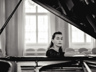 俄罗斯传奇钢琴家莉莉亚·齐柏丝坦指尖缔造浪漫