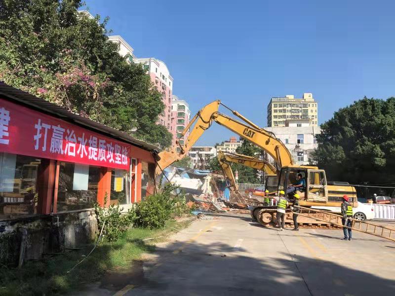 取缔河道周边乱搭建2700平米！布吉街道打好治水提质攻坚战