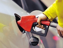 油价或迎年内最大降幅！私家车加满一箱油将少花17元
