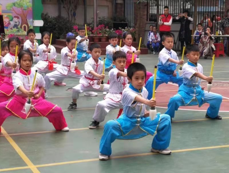 八卦刀术、毛笔功操……深圳市人民小学举行精武体育节
