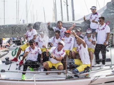 第十二届中国杯帆船赛落幕 万航浪骑队再夺40.7组冠军